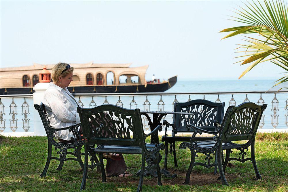 Cocobay Resort Kumarakom Restaurant photo