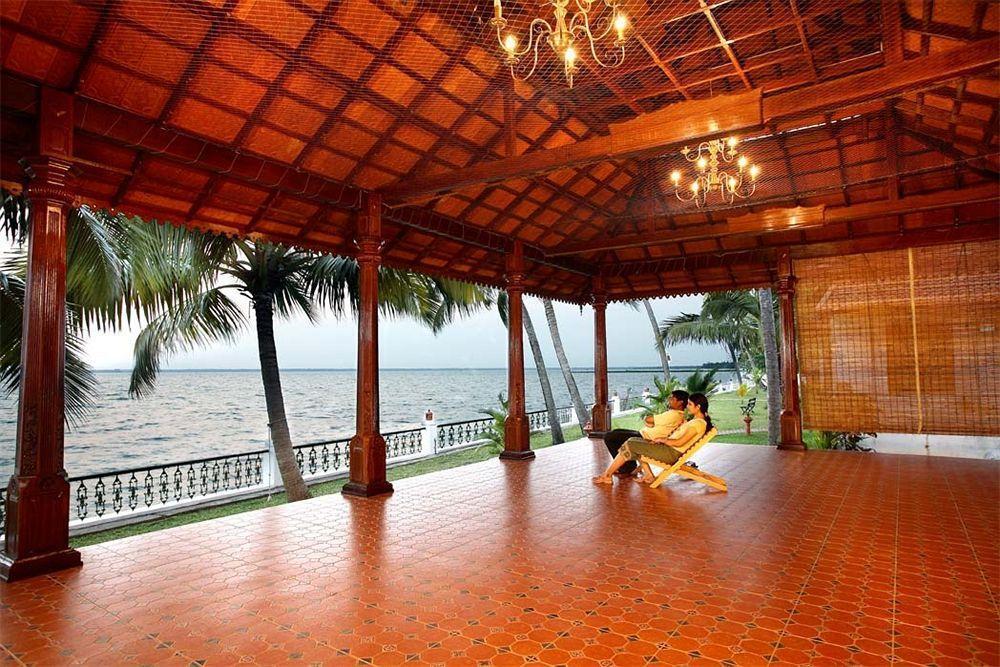 Cocobay Resort Kumarakom Exterior photo