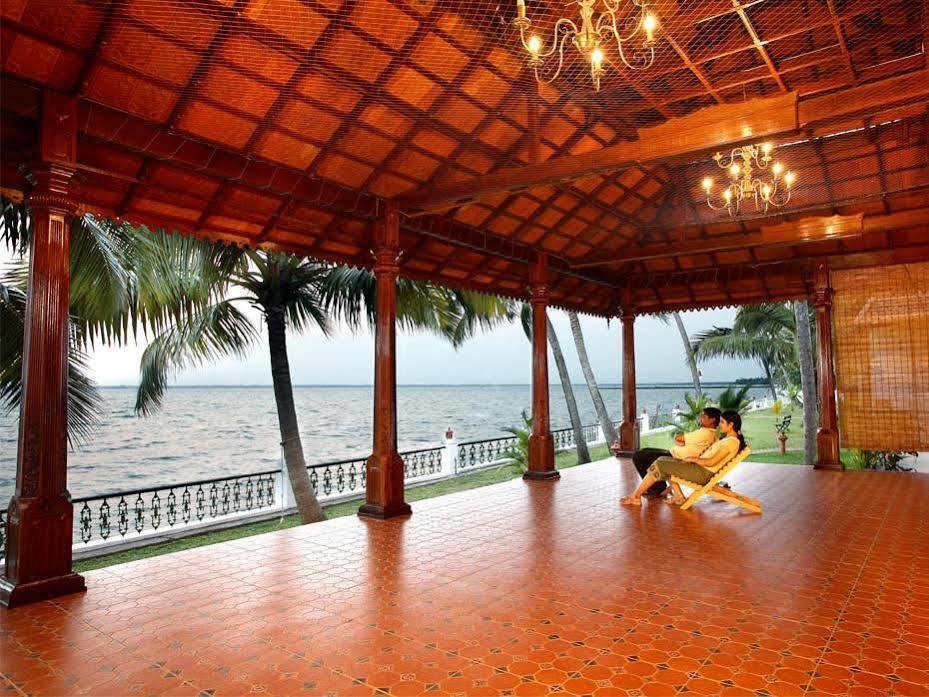 Cocobay Resort Kumarakom Exterior photo